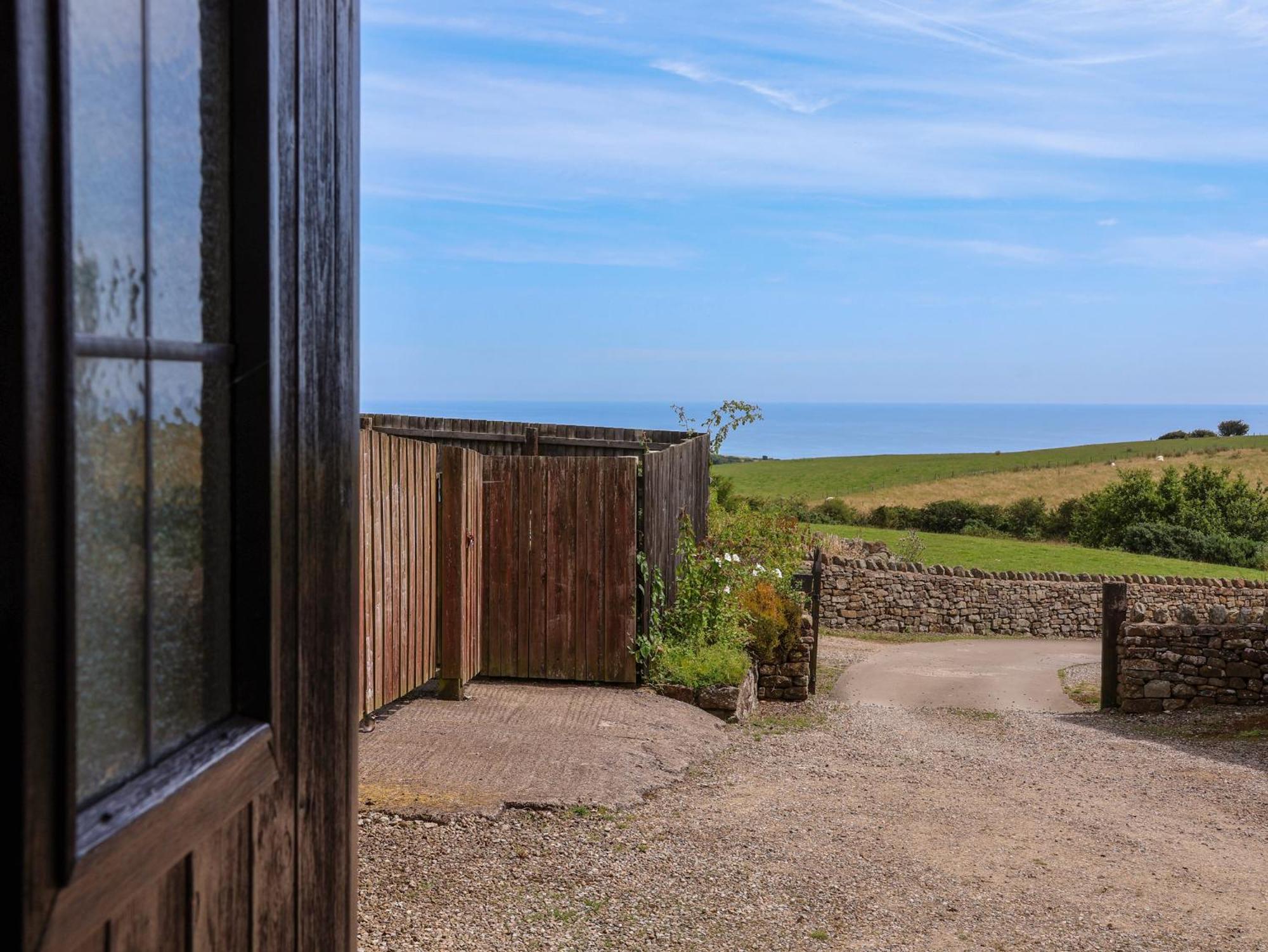 Dairy Cottage Staintondale Exterior photo